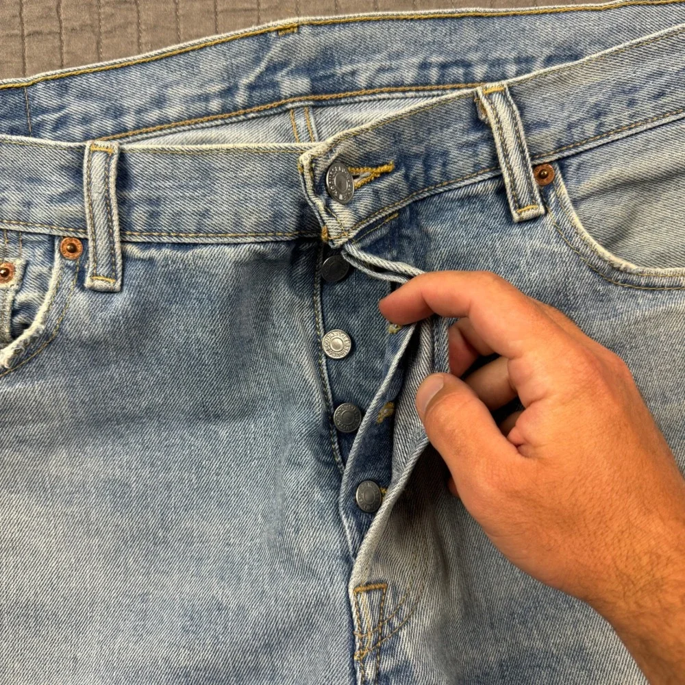Levis 501 Original Fit Jean Men 36x34 Light Wash Denim Button Fly Distressed Y2K